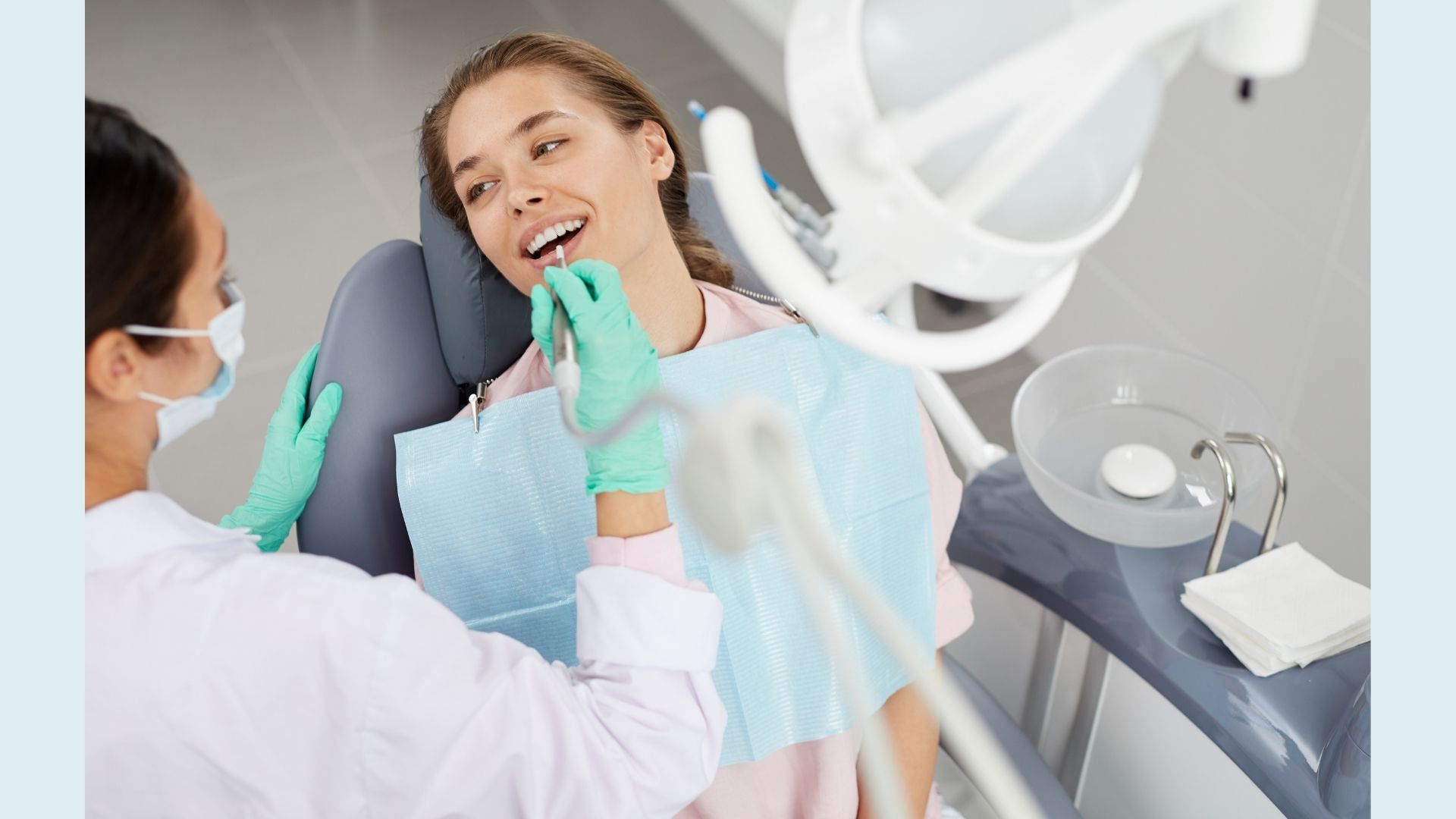 Dental Crowns And Bridges In Delhi